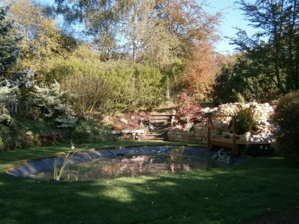coin d'eau dans un jardin coin d'eau dans un jardin