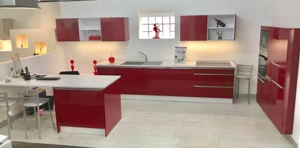 cuisine équipée rouge et blanche cuisine équipée rouge et blanche