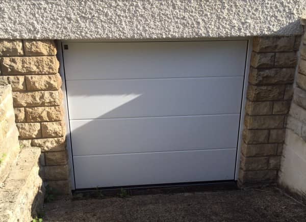 Installation d'une porte de garage Installation d'une porte de garage