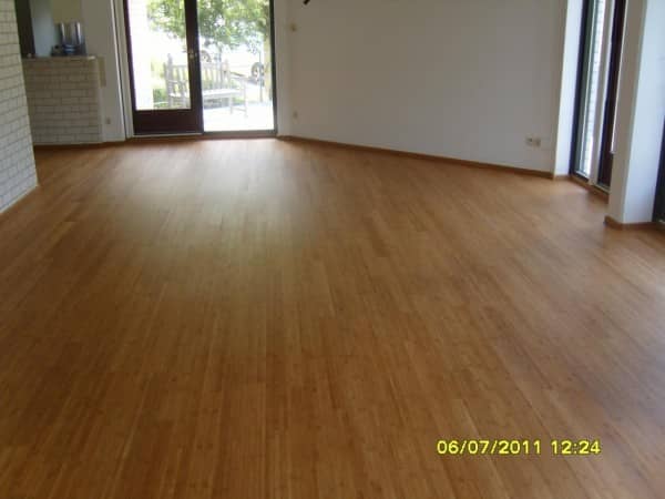 parquet semi-massif vertical en bambou fumé parquet semi-massif vertical en bambou fumé