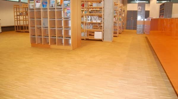 parquet Wengé massif dans un campus scolaire parquet Wengé massif dans un campus scolaire